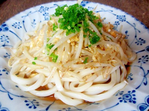 もやしの卵炒めのっけうどん